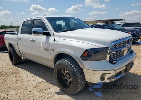 2015 Ram 1500 Laramie из США, поврежденный, VIN 1C6RR7NT0FS596871